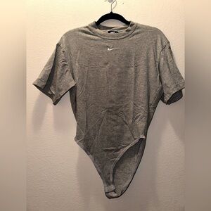 Nike women’s grey center embroidered swoosh short sleeve bodysuit S athleisure